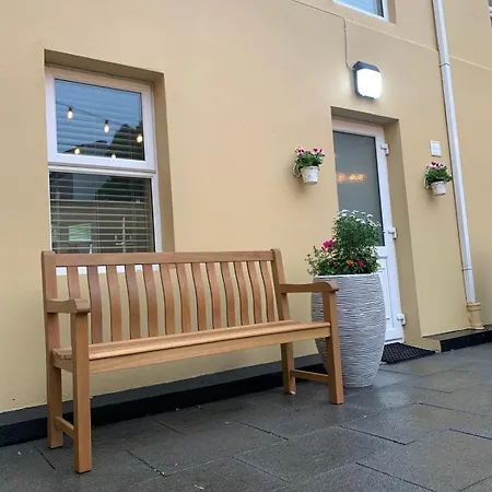 Luxury 2 Bedroom Townhouse - Town Centre - Free Private Parking Killarney