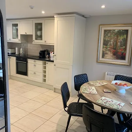 Holiday home 3 Fair Hill House Centrally Located With Parking And Wifi Sleeps 6
