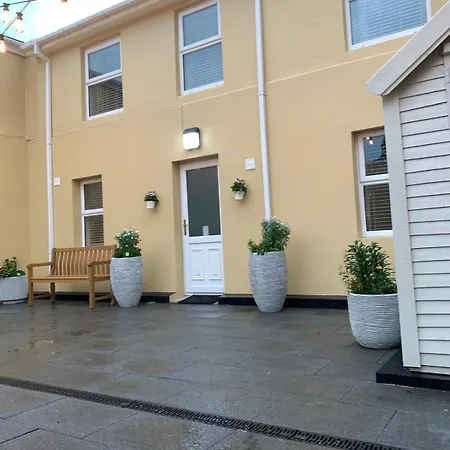 3 Fair Hill House Centrally Located With Parking And Wifi Sleeps 6 * Killarney