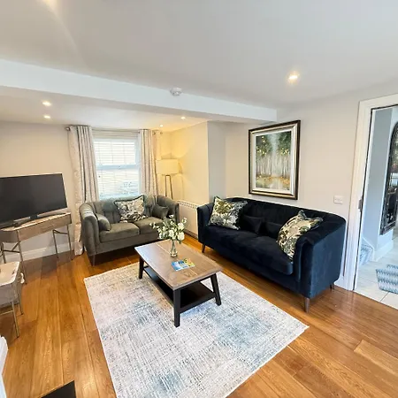 3 Fair Hill House Centrally Located With Parking And Wifi Sleeps 6 * Killarney