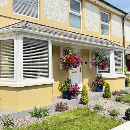 Séjour chez l'habitant Cosy Town House - 3 Minute Walk To Town Centre With Free Parking And Wifi Sleeps 6 Killarney