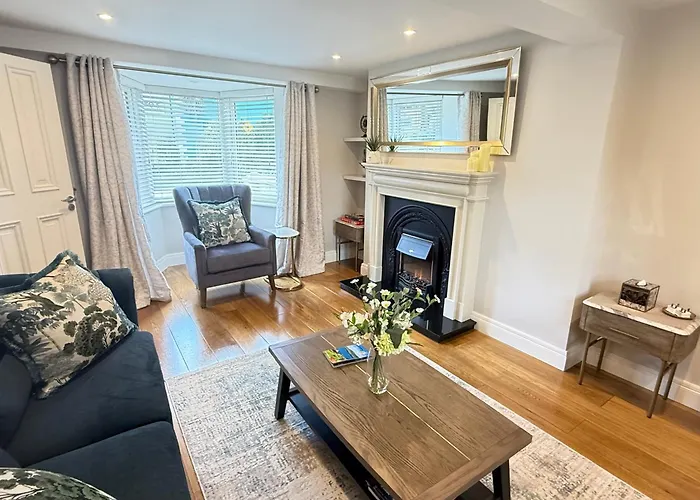 Luxury 2 Bedroom Townhouse - Town Centre 3 Minute Walk -free Parking -wifi * Killarney