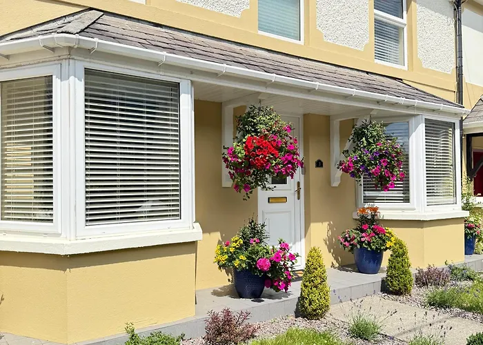 Pansiyon Luxury 2 Bedroom Townhouse - Town Centre 3 Minute Walk -free Parking -wifi Killarney