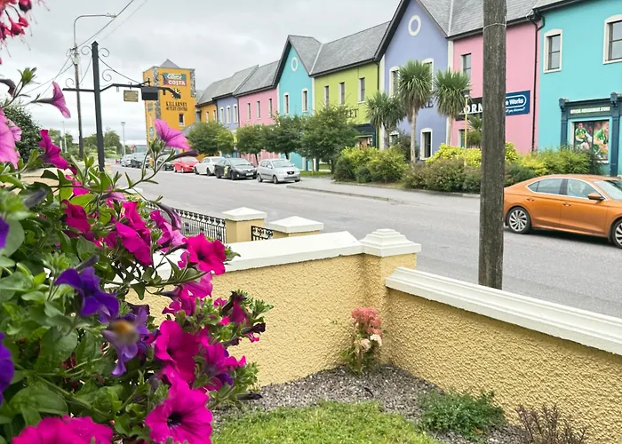 Luxury 2 Bedroom Townhouse - Town Centre 3 Minute Walk -free Parking -wifi Pansiyon Killarney