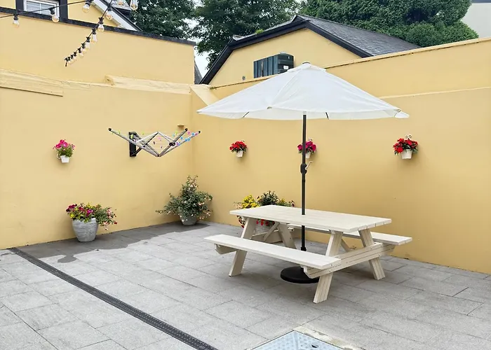 Luxury 2 Bedroom Townhouse - Town Centre 3 Minute Walk -free Parking -wifi Killarney