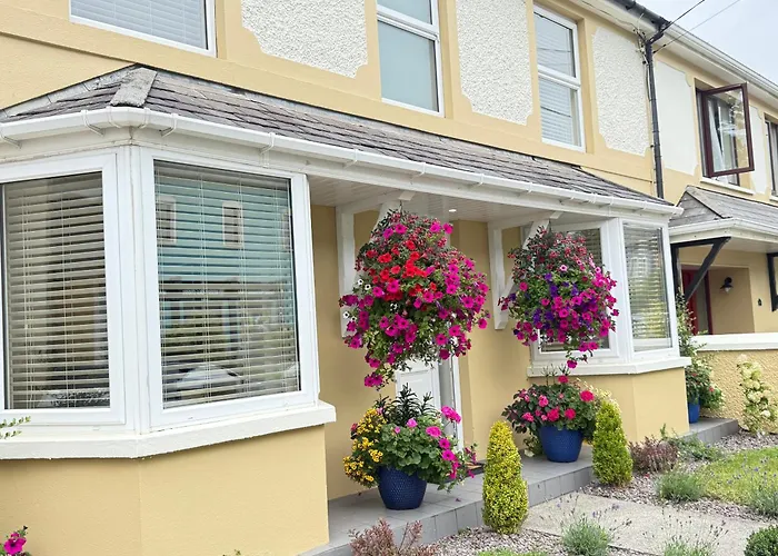 Luxury 2 Bedroom Townhouse - Town Centre 3 Minute Walk -free Parking -wifi Pansiyon Killarney